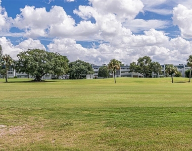 1010 Country Club Drive - Photo Thumbnail 8