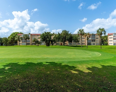 1010 Country Club Drive - Photo Thumbnail 18