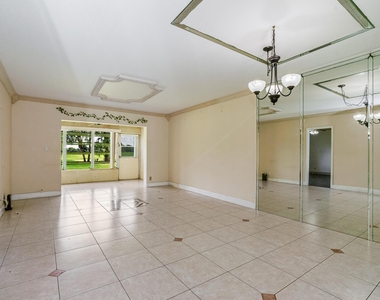 1010 Country Club Drive - Photo Thumbnail 1