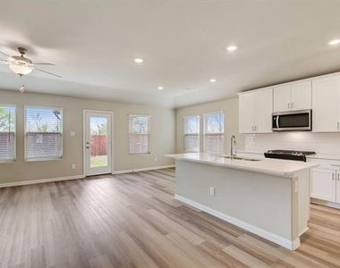 310 Sugarlands Drive - Photo Thumbnail 7