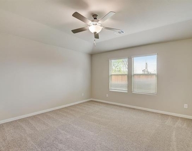 310 Sugarlands Drive - Photo Thumbnail 17