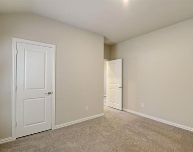310 Sugarlands Drive - Photo Thumbnail 31