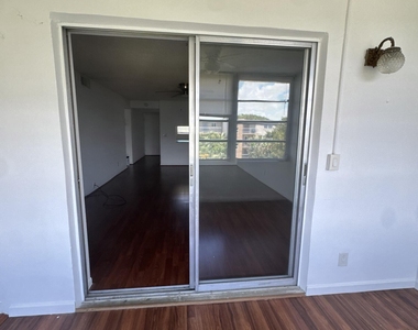 2615 Ne 3rd Court - Photo Thumbnail 9
