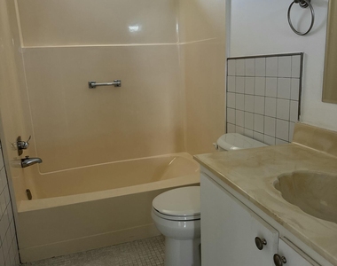 2615 Ne 3rd Court - Photo Thumbnail 15