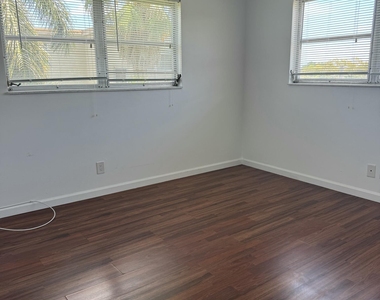 2615 Ne 3rd Court - Photo Thumbnail 16
