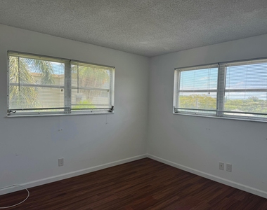 2615 Ne 3rd Court - Photo Thumbnail 17