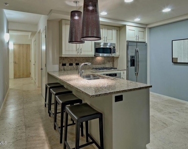 7117 E Rancho Vista Drive - Photo Thumbnail 9