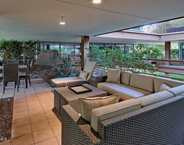 7117 E Rancho Vista Drive - Photo Thumbnail 2