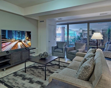 7117 E Rancho Vista Drive - Photo Thumbnail 11
