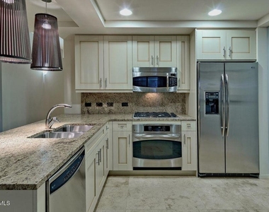 7117 E Rancho Vista Drive - Photo Thumbnail 17