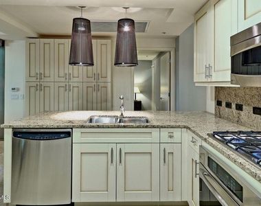 7117 E Rancho Vista Drive - Photo Thumbnail 18