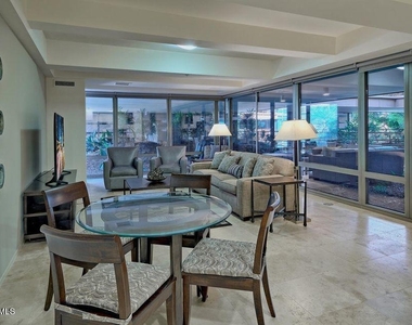 7117 E Rancho Vista Drive - Photo Thumbnail 8