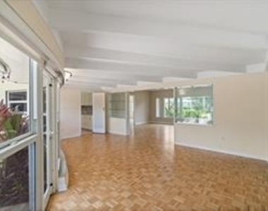 1705 Ne 26th Avenue - Photo Thumbnail 5