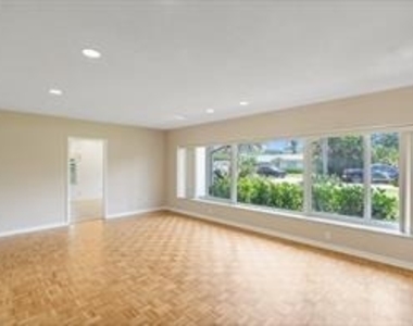1705 Ne 26th Avenue - Photo Thumbnail 4