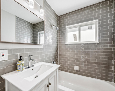 4800 Ne 4th Avenue - Photo Thumbnail 7