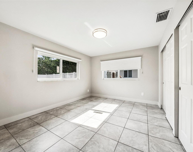 4800 Ne 4th Avenue - Photo Thumbnail 15
