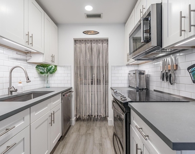 134 Nw 57th Street - Photo Thumbnail 2
