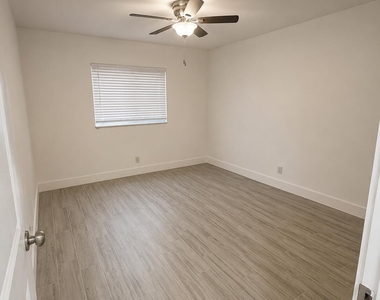 134 Nw 57th Street - Photo Thumbnail 5