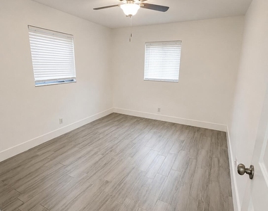 134 Nw 57th Street - Photo Thumbnail 4