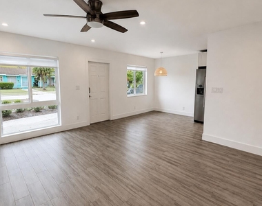 134 Nw 57th Street - Photo Thumbnail 11