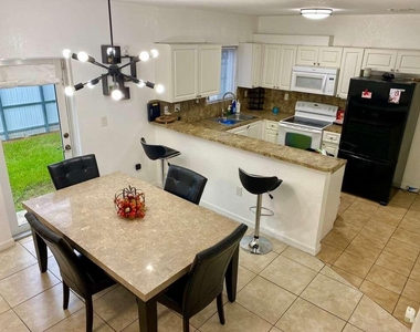 18951 Sw 113th Place - Photo Thumbnail 4