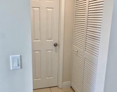4501 Fountains Drive S - Photo Thumbnail 15