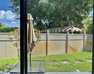 4501 Fountains Drive S - Photo Thumbnail 31