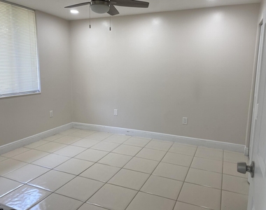 4501 Fountains Drive S - Photo Thumbnail 11