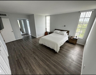 3090 N Course Drive - Photo Thumbnail 12