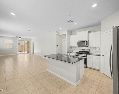 14155 W Georgia Drive - Photo Thumbnail 8