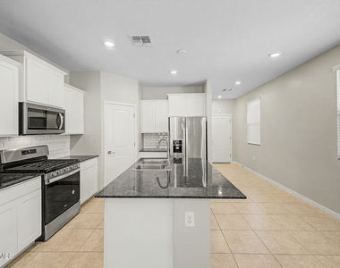14155 W Georgia Drive - Photo Thumbnail 9