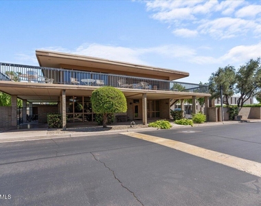 4525 N 66 Street - Photo Thumbnail 24