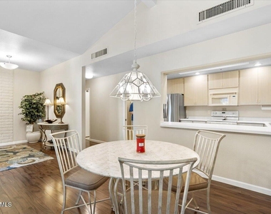 4525 N 66 Street - Photo Thumbnail 7