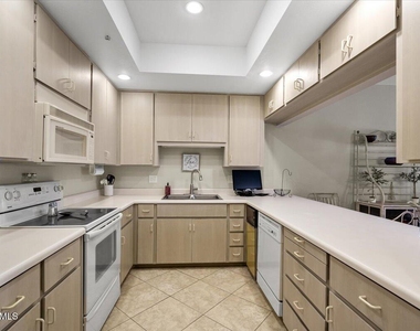 4525 N 66 Street - Photo Thumbnail 8