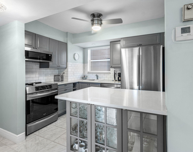 721 Lori Drive - Photo Thumbnail 7