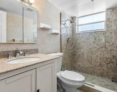 721 Lori Drive - Photo Thumbnail 16