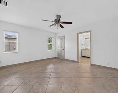 905 Nw 133rd Avenue - Photo Thumbnail 14