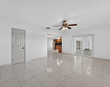 905 Nw 133rd Avenue - Photo Thumbnail 7