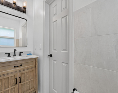 905 Nw 133rd Avenue - Photo Thumbnail 8