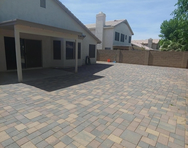 1110 W Raven Drive - Photo Thumbnail 10