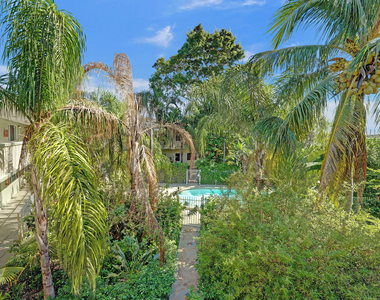 1423 Holly Heights Drive - Photo Thumbnail 19