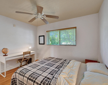 1423 Holly Heights Drive - Photo Thumbnail 18