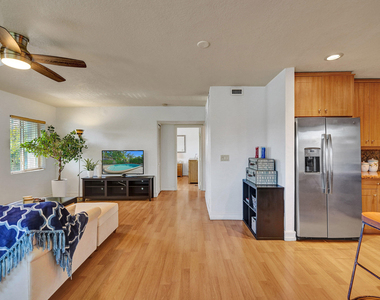 1423 Holly Heights Drive - Photo Thumbnail 5