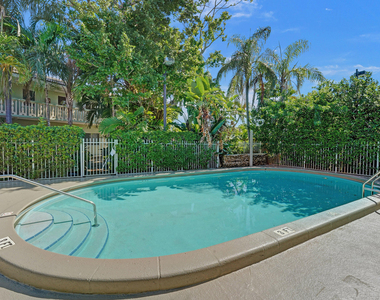 1423 Holly Heights Drive - Photo Thumbnail 27
