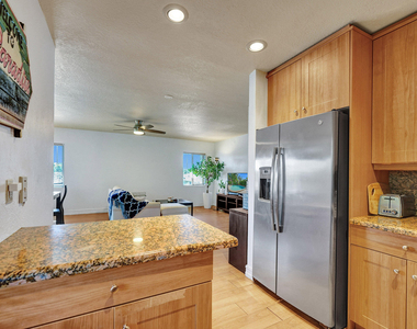 1423 Holly Heights Drive - Photo Thumbnail 12