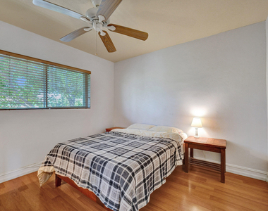 1423 Holly Heights Drive - Photo Thumbnail 16