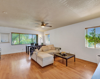 1423 Holly Heights Drive - Photo Thumbnail 9