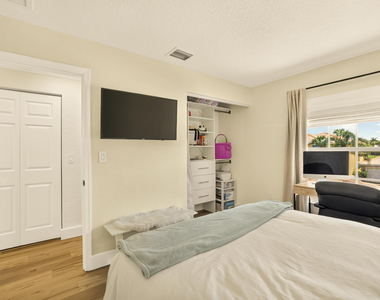 7630 Topiary Avenue - Photo Thumbnail 35