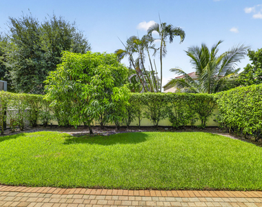 7630 Topiary Avenue - Photo Thumbnail 41
