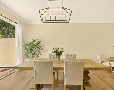 7630 Topiary Avenue - Photo Thumbnail 11